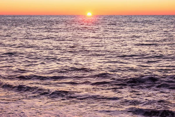 Céu Por Sol Sobre Superfície Calma Mar — Fotografia de Stock