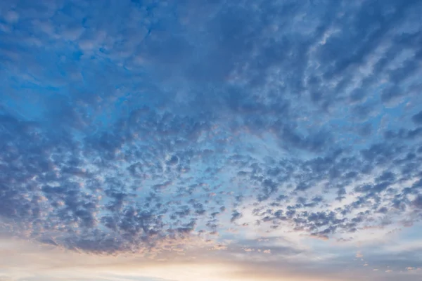 Красочные Облака После Дождя Закате — стоковое фото