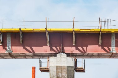 Köprünün inşaat alanının görüntüsü.