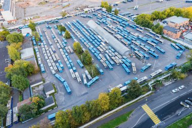 Moskova, Rusya - 23 Eylül 2020: Birçok eski tramvay park yerinde duruyor.