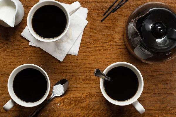 Káva v kavárně s přáteli — Stock fotografie