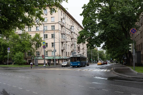 Moscú, Rusia mayo 25, 2019 calle Moscú ordinaria cerca de Dynamo. Vida cotidiana urbana — Foto de Stock