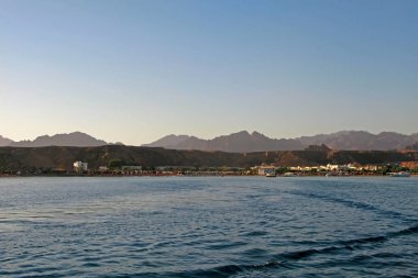 Şarm El Şeyh Kızıldeniz kıyısı, Mısır, Sina, iskele görünümü, gezi tekneleri kalkış nerede