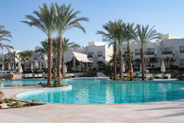 Шарм-Ель-Шейх, Єгипет, 05 вересня, 2018. Готель Le Royal Resort в Шарм-Шейху. Ландшафтний готель зона для комфортного відпочинку туристів — стокове фото