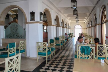 Şarm El Şeyh, Mısır, 05 Eylül 2018. Otel Continental Garden Reef Resort. Turistlerin rahat bir dinlenme için peyzajlı otel alanı