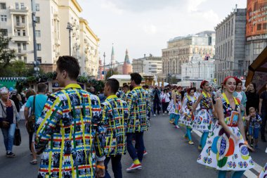 Moskova, Rusya, 09.09.2019. Şehir merkezinde tiyatro performansı.