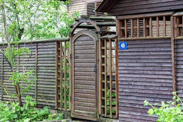 Tahta Kapı Kale Çit Bahçeye — Stok fotoğraf