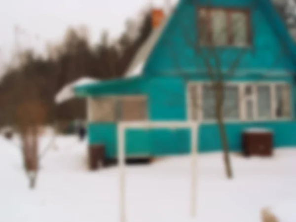 겨울에는 나무로 집이었다 배경을 흐릿하게 이미지 — 스톡 사진