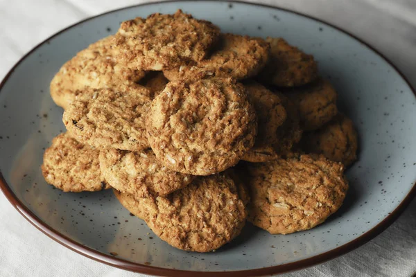 Ahşap Arka Plan ile Çanak Sağlıklı Avena Çerezler