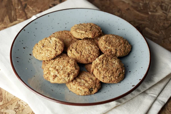 Ahşap Arka Plan ile Çanak Sağlıklı Avena Çerezler
