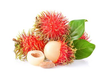 Rambutan beyaz arkaplanda izole edildi