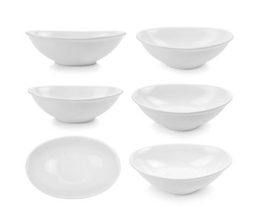 Beyaz arkaplanda seramik kase