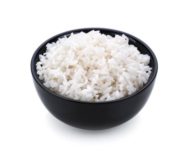 Beyaz arka planda bir kasede pirinç