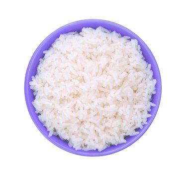 Beyaz arka planda bir kasede pirinç