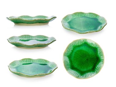 Beyaz arka plan üzerinde izole retro seramik tabak