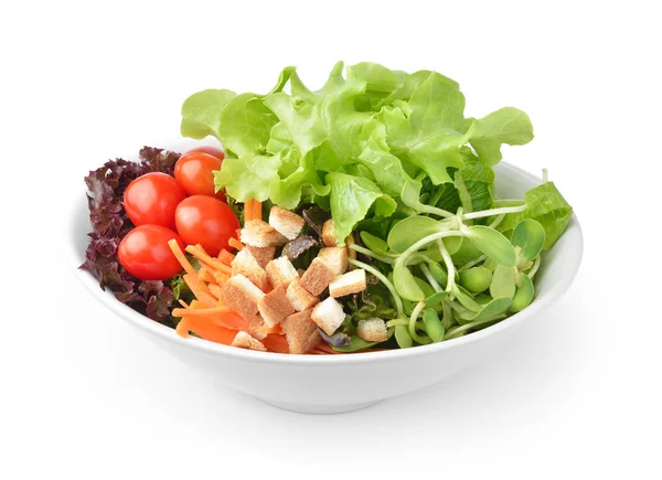 Salade Dans Une Assiette Isolée Sur Fond Blanc — Photo