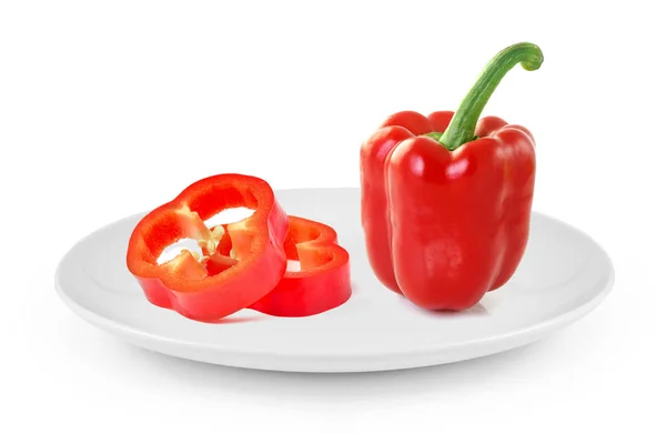 Κόκκινο Γλυκό Πιπέρι Στο Πιάτο Που Απομονώνονται Λευκό Φόντο — Φωτογραφία Αρχείου