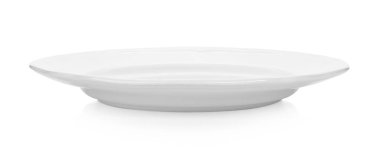 Beyaz arka plan üzerinde beyaz tabak koleksiyonu