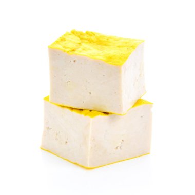 Beyaz arka plan üzerinde tofu