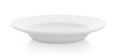 Beyaz arkaplanda izole edilmiş beyaz seramik plaka