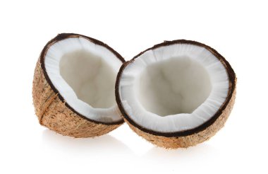 Hindistan cevizi beyaz arkaplanda izole edildi