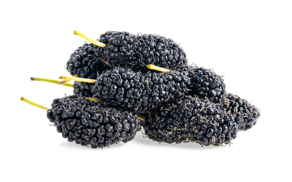 Beyaz arka planda yaprak izole edilmiş dut üzümü