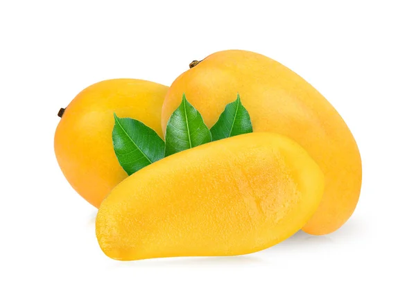 Mogen Mango Med Blad Vit Bakgrund — Stockfoto
