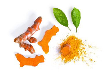 Zerdeçal beyaz arka plan üzerinde izole yaprak ile