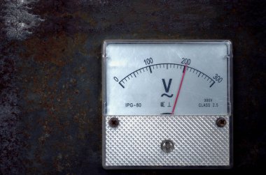 Ölçüm cihazıvintage eski analog volt metre ölçeği