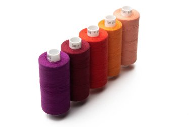 Renkler Konu biriktiricileri izole beyaz arka plan üzerinde