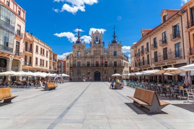 Castilla y Leon çapraz San Justo de la Vega yolda yürürken