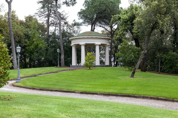 The fantastic gardens of Naples Villa Rosebery