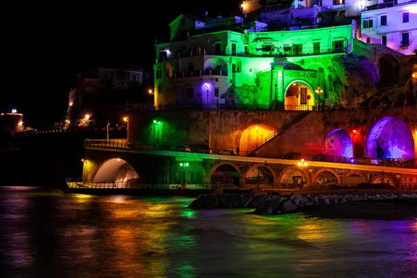 Una Notte Atrani Nei Colori Del Natale — Foto Stock