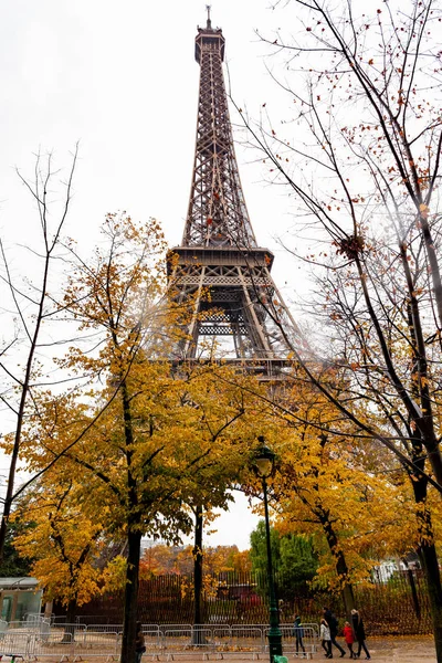 Deště Procházky Ulicích Paříže Věž Eiffel Stock Obrázky