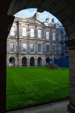 Centrale sokak o Edimburgo - Holyrood Sarayı için