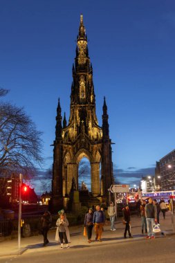 Centrale sokak o Edimburgo - Scott monumet için