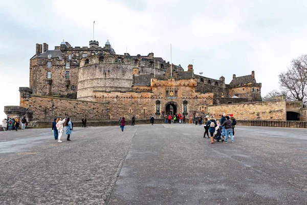 Centrale sokak o Edimburgo - The Castle için