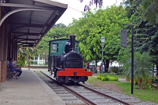 PETROPOLIS, RIO DE JANEIRO, BRASIL: MAI 25 2019: locomotora vieja — Foto de Stock