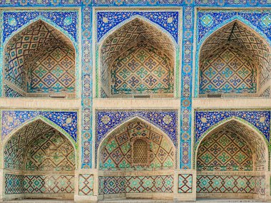 Cami duvarındaki seramik fayansta geleneksel Özbek deseni, arkaplan.