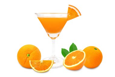 Beyaz arkaplanda kırpma yolu ile izole edilmiş taze portakal seti.