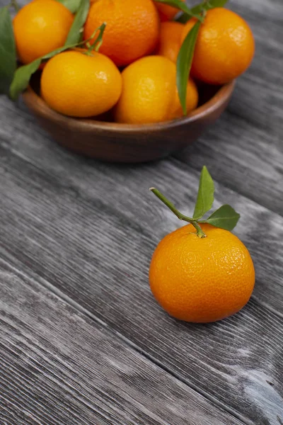 Mandarijnen Donkere Houten Achtergrond — Stockfoto