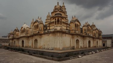 Rajasthan 'daki Thar Çölü' nün kıyısındaki antik şehir Pushkar.