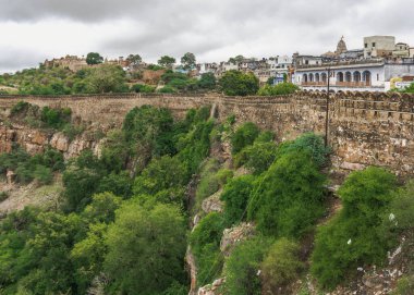 Hindistan 'ın en büyük kalesi - Chittorgarh