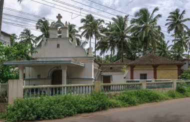 Goa, Batı Hindistan 'da Arap Denizi' nin suları tarafından yıkanan bir devlettir..