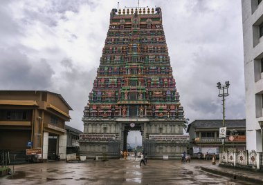 Madurai Hindistan 'ın en eski şehridir ve şehrin simgesi Meenakshi Tapınağıdır.