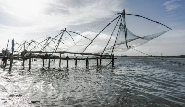 Kochi, Hindistan 'ın güneybatısında, Kerala eyaletinde, Arap Denizi' nin sularıyla yıkanmış bir şehirdir.