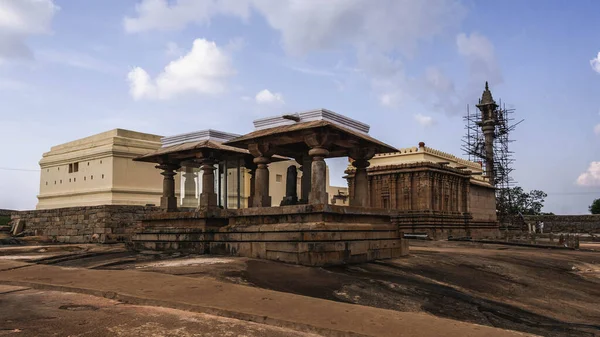 Shravanabelagola Chrámový Komplex Chandragiri Hill Jedním Nejdůležitějších Poutních Míst Pro — Stock fotografie