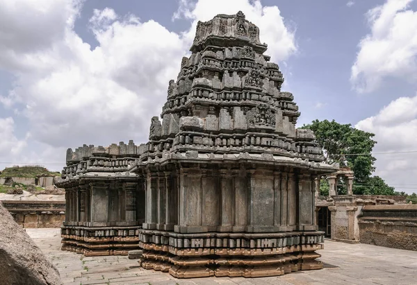 Temple Shravanabelagola Complexe Sur Colline Chandragiri Est Des Lieux Pèlerinage — Photo
