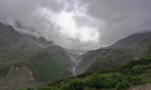 Kedarnath Villaggio Himalaya Circondato Cime Coperte Neve Eterna — Foto Stock