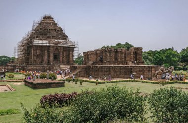 Konarak 'taki güneş tanrısı Surya' nın tapınağı (ayrıca 